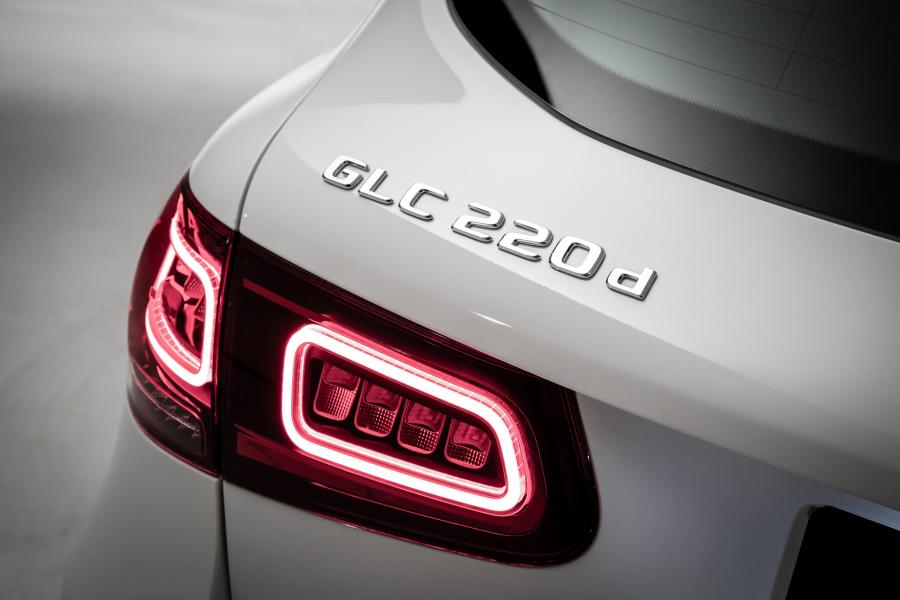 Логотип Mercedes-Benz GLC220 d 4Matic (X253) 2019 года  (LA) (фото 30 из 35)
